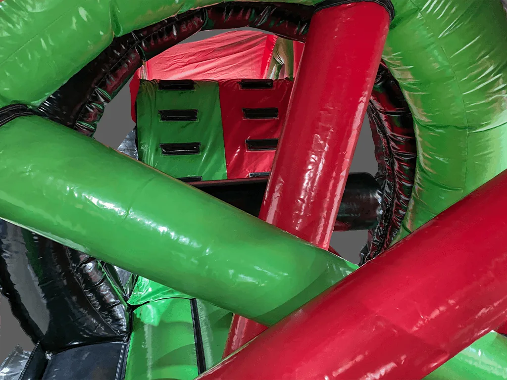 Dwuczęściowy dmuchany tor przeszkód Spiro 12,6 m, czerwono-jasnozielono-czarny — zdjęcie 3 z 6