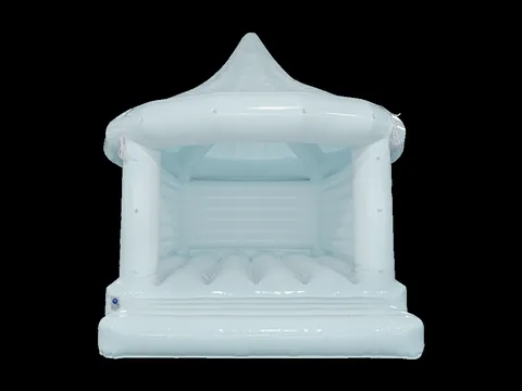 Dmuchaniec Karuzela 6,7 × 6,1 m, pastelowy niebieski