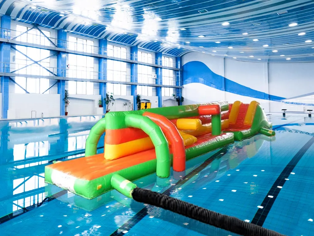 Dmuchany tor przeszkód na basen Twin Track 10 m — zdjęcie 1 z 1